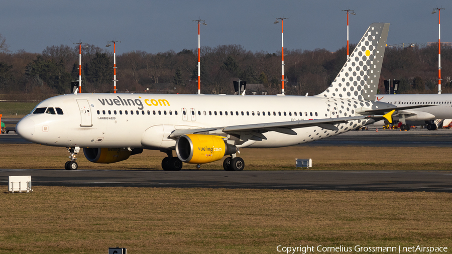 Vueling Airbus A320-214 (EC-MCU) | Photo 618487