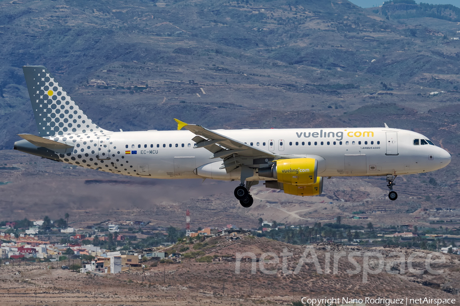 Vueling Airbus A320-214 (EC-MCU) | Photo 185277