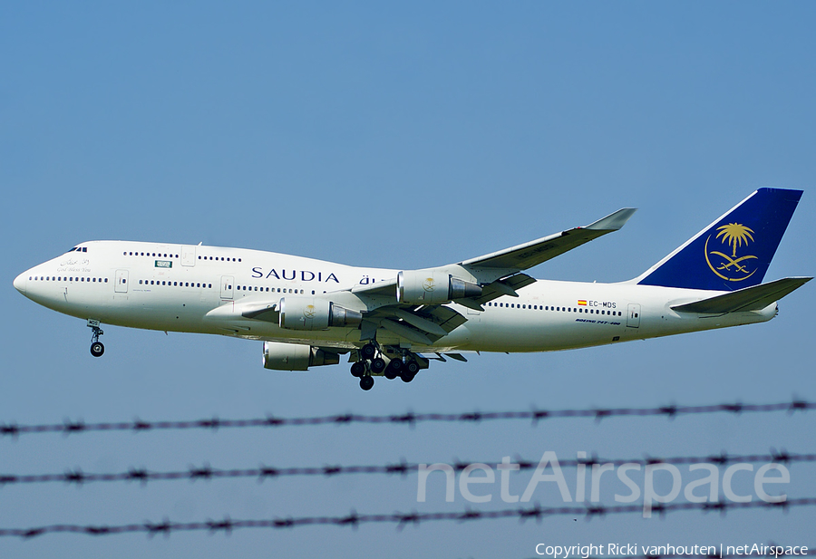 Saudi Arabian Airlines (Wamos Air) Boeing 747-419 (EC-MDS) | Photo 366301