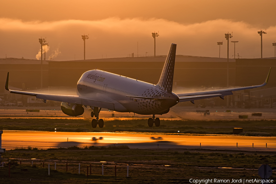 Vueling Airbus A320-232 (EC-MDZ) | Photo 153728