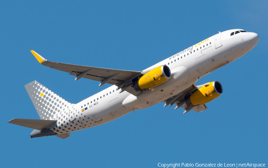 Vueling Airbus A320-232 (EC-MDZ) | Photo 365938