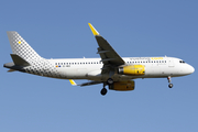 Vueling Airbus A320-232 (EC-MDZ) at  Palma De Mallorca - Son San Juan, Spain