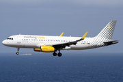 Vueling Airbus A320-232 (EC-MDZ) at  La Palma (Santa Cruz de La Palma), Spain