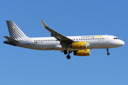 Vueling Airbus A320-232 (EC-MEA) at  Barcelona - El Prat, Spain