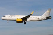 Vueling Airbus A320-232 (EC-MEA) at  Palma De Mallorca - Son San Juan, Spain