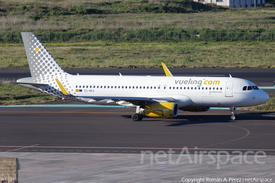 Vueling Airbus A320-232 (EC-MEA) | Photo 617105