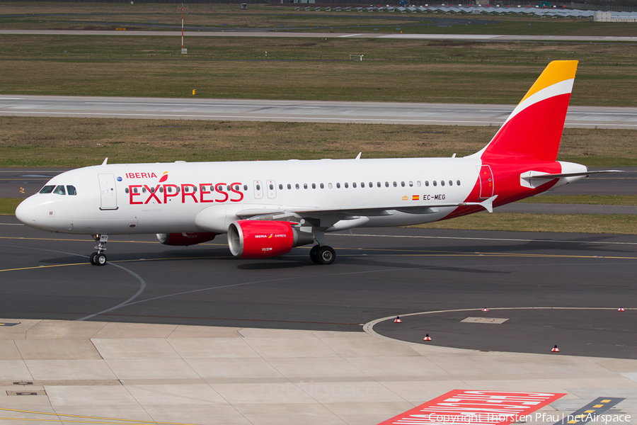 Iberia Express Airbus A320-214 (EC-MEG) | Photo 75090