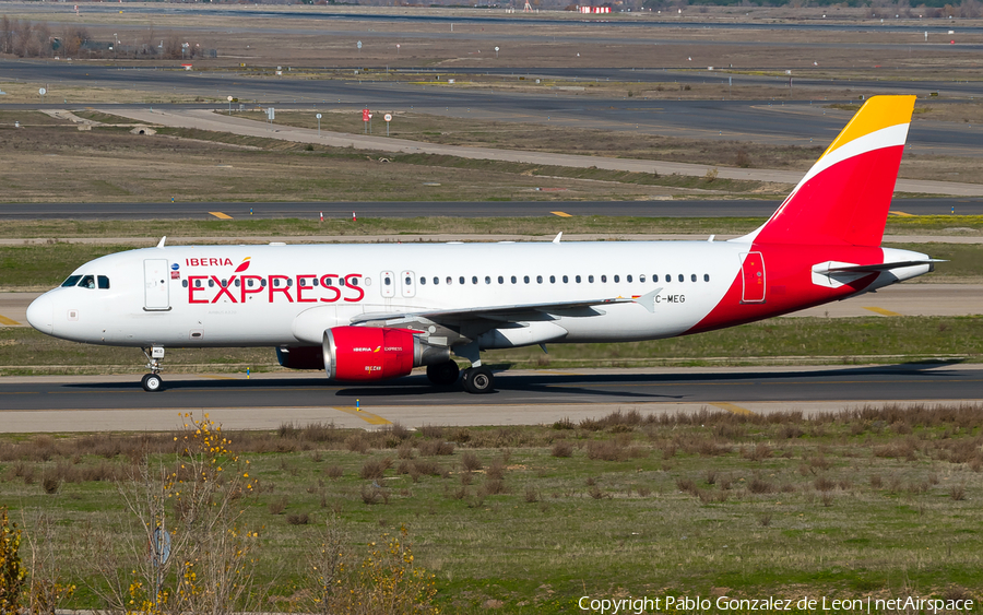 Iberia Express Airbus A320-214 (EC-MEG) | Photo 339037