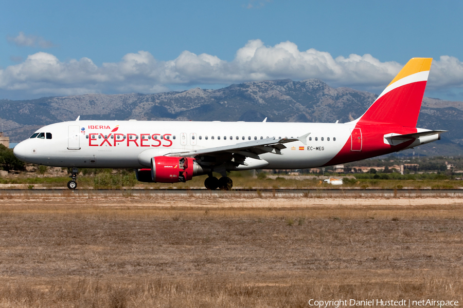 Iberia Express Airbus A320-214 (EC-MEG) | Photo 488925