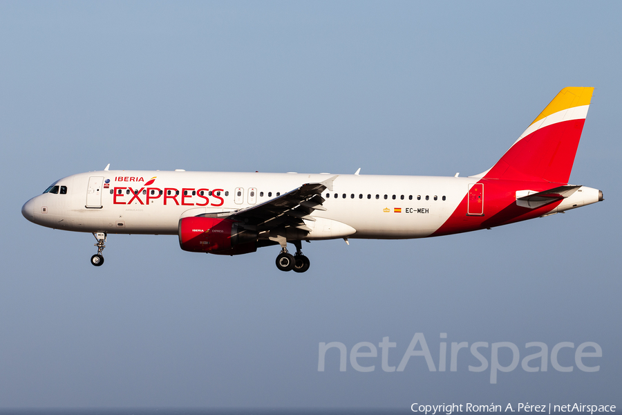 Iberia Express Airbus A320-214 (EC-MEH) | Photo 376954