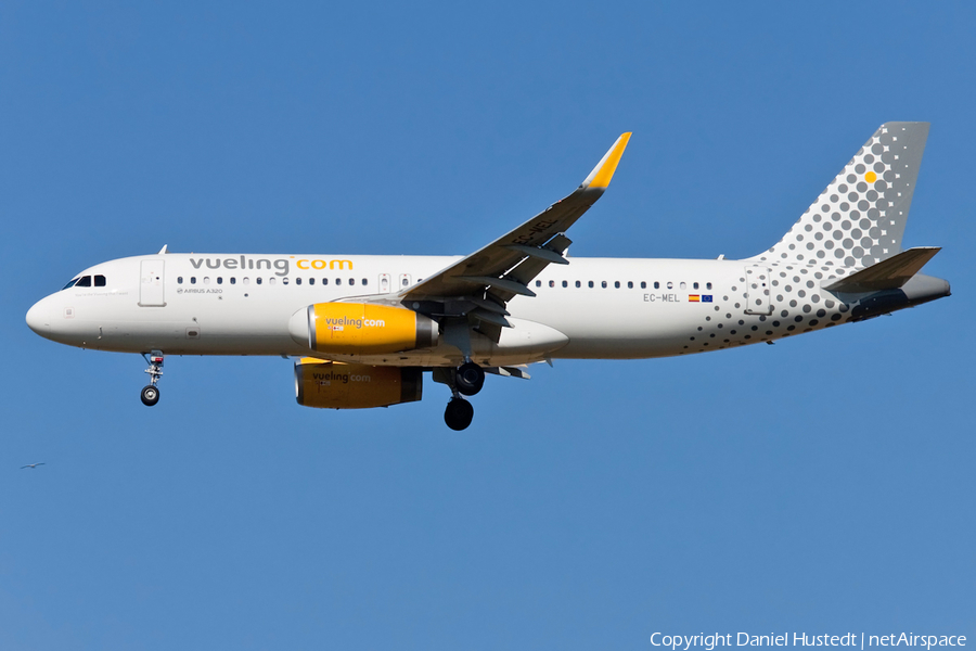 Vueling Airbus A320-232 (EC-MEL) | Photo 516074