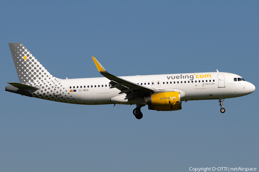 Vueling Airbus A320-232 (EC-MEQ) | Photo 243074