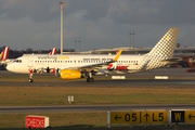 Vueling Airbus A320-232 (EC-MEQ) at  Hamburg - Fuhlsbuettel (Helmut Schmidt), Germany