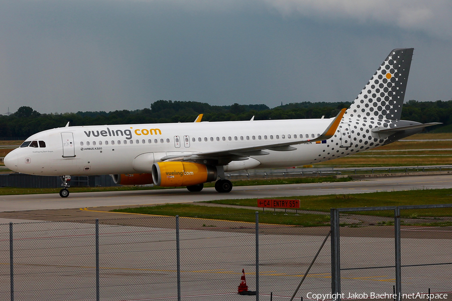 Vueling Airbus A320-232 (EC-MER) | Photo 176387