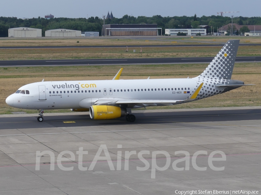Vueling Airbus A320-232 (EC-MER) | Photo 255876