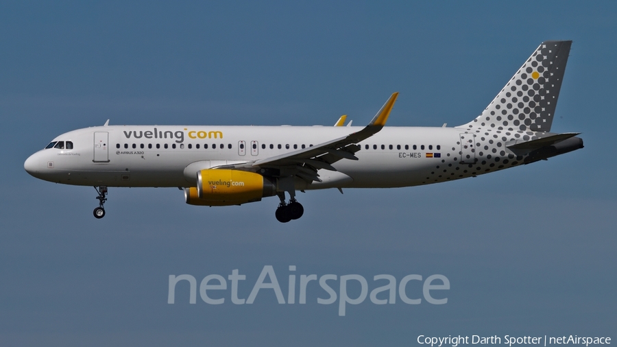 Vueling Airbus A320-214 (EC-MES) | Photo 235402