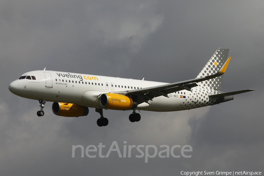 Vueling Airbus A320-214 (EC-MES) | Photo 107136