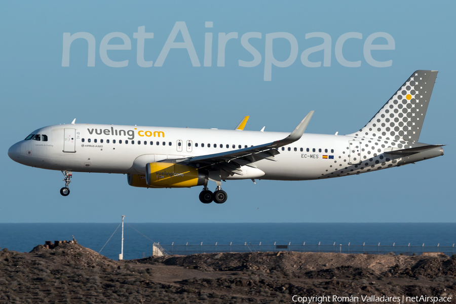Vueling Airbus A320-214 (EC-MES) | Photo 364916
