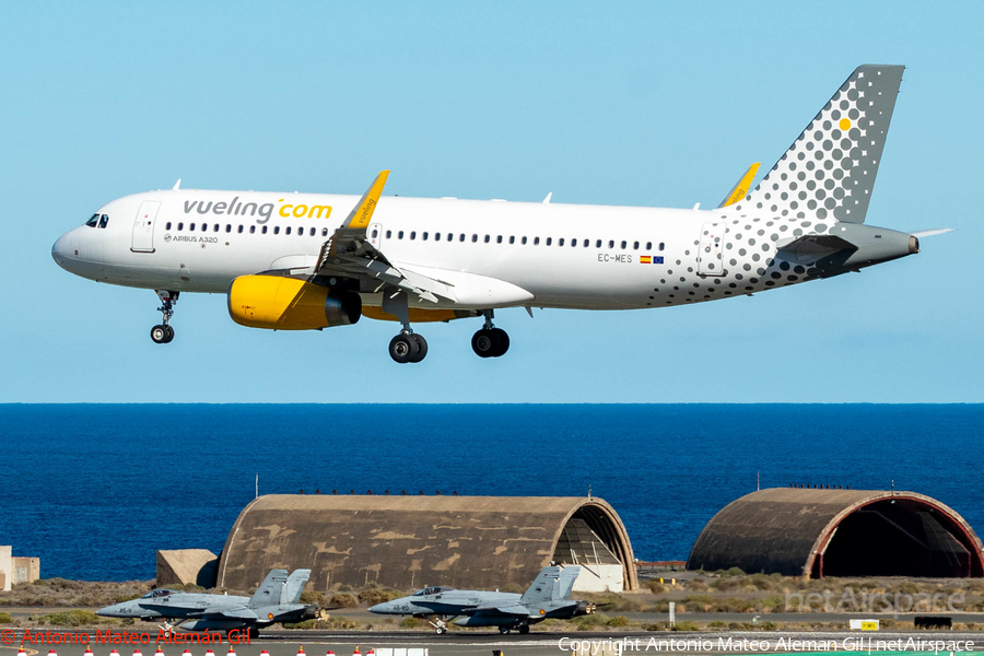 Vueling Airbus A320-214 (EC-MES) | Photo 666265
