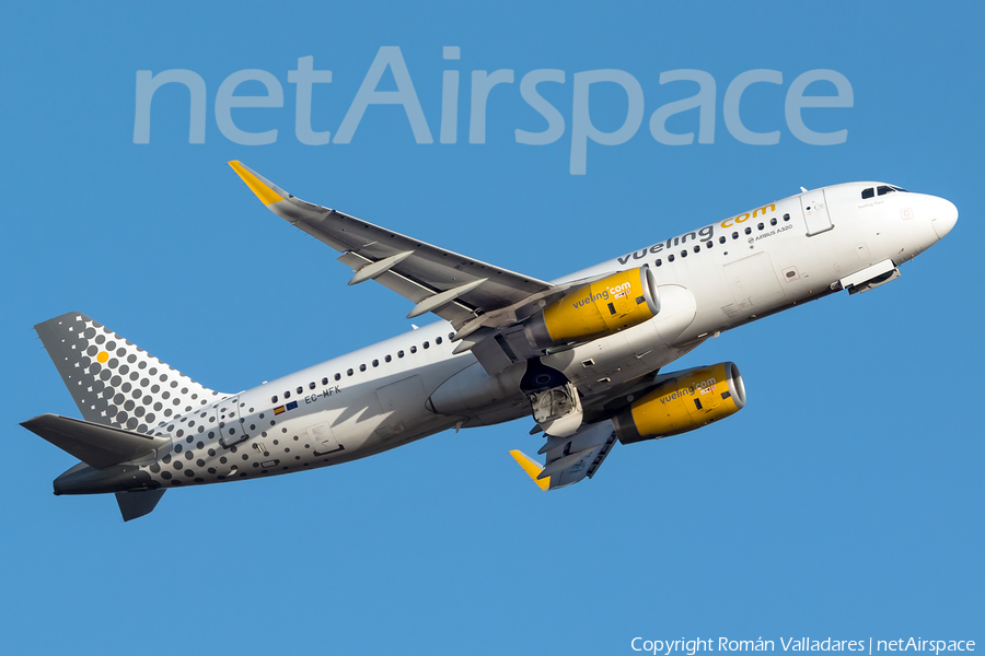 Vueling Airbus A320-232 (EC-MFK) | Photo 341626