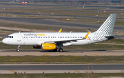 Vueling Airbus A320-232 (EC-MFK) at  Madrid - Barajas, Spain