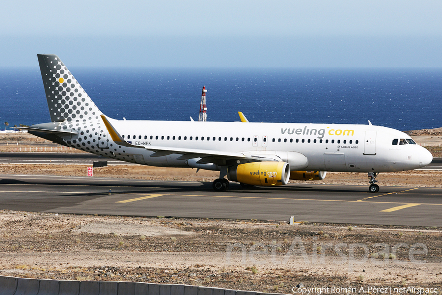 Vueling Airbus A320-232 (EC-MFK) | Photo 468689