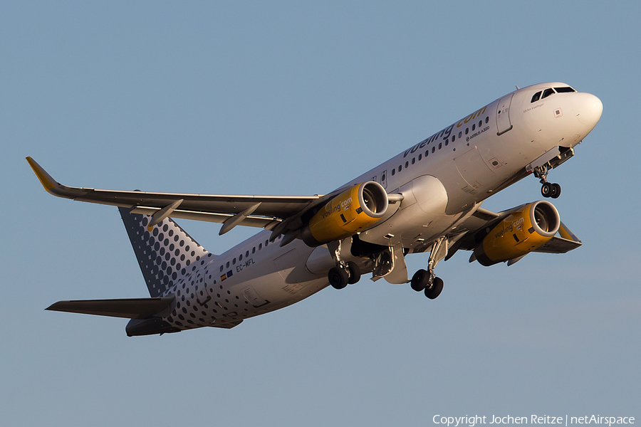 Vueling Airbus A320-232 (EC-MFL) | Photo 150879