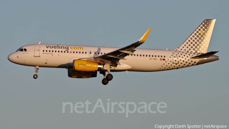 Vueling Airbus A320-232 (EC-MFL) | Photo 233703