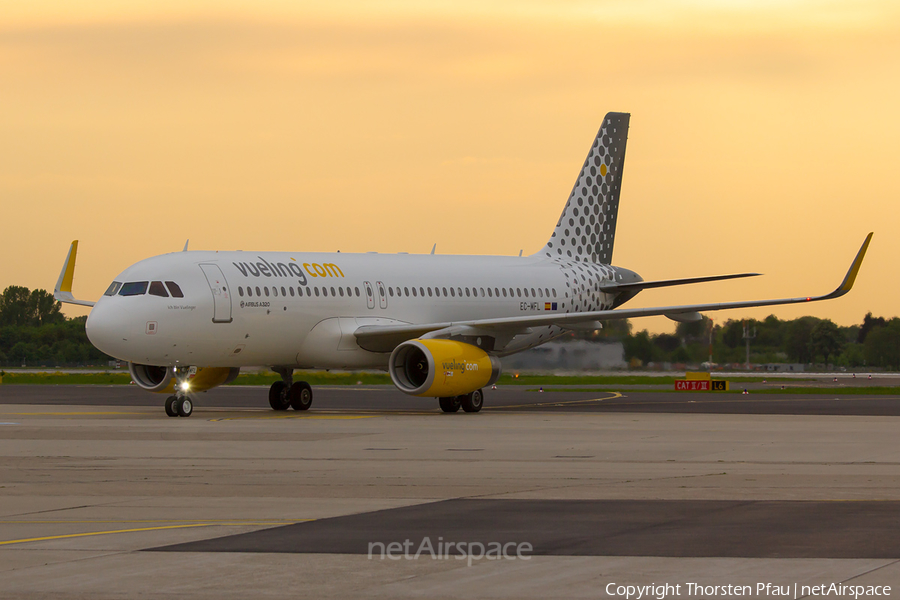 Vueling Airbus A320-232 (EC-MFL) | Photo 106681