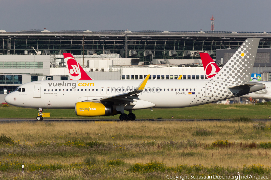 Vueling Airbus A320-232 (EC-MFL) | Photo 125987