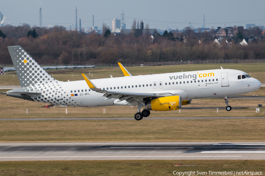 Vueling Airbus A320-232 (EC-MFL) | Photo 232261