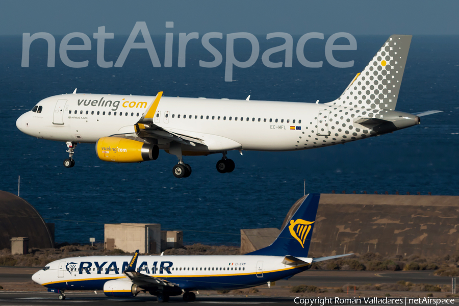 Vueling Airbus A320-232 (EC-MFL) | Photo 454956
