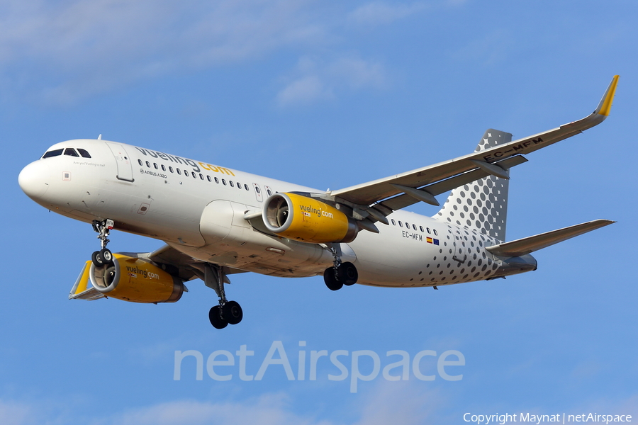 Vueling Airbus A320-232 (EC-MFM) | Photo 214097