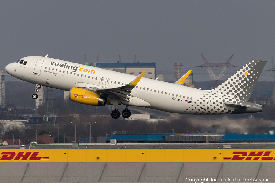 Vueling Airbus A320-232 (EC-MFM) | Photo 232499