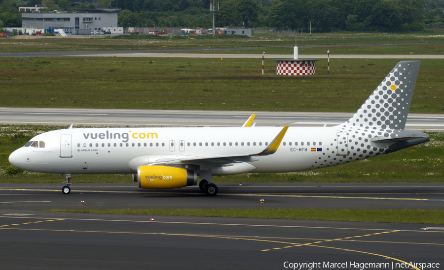 Vueling Airbus A320-232 (EC-MFM) | Photo 125470