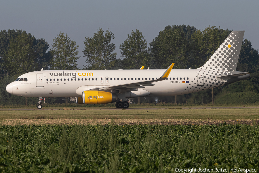 Vueling Airbus A320-232 (EC-MFN) | Photo 345811