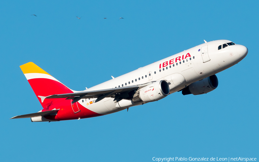 Iberia Airbus A319-111 (EC-MFO) | Photo 352598