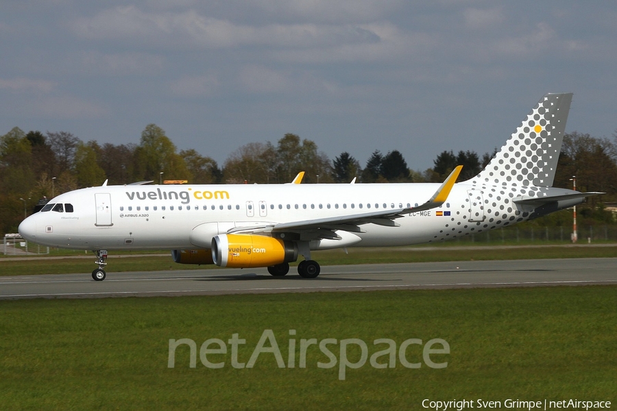 Vueling Airbus A320-232 (EC-MGE) | Photo 118022