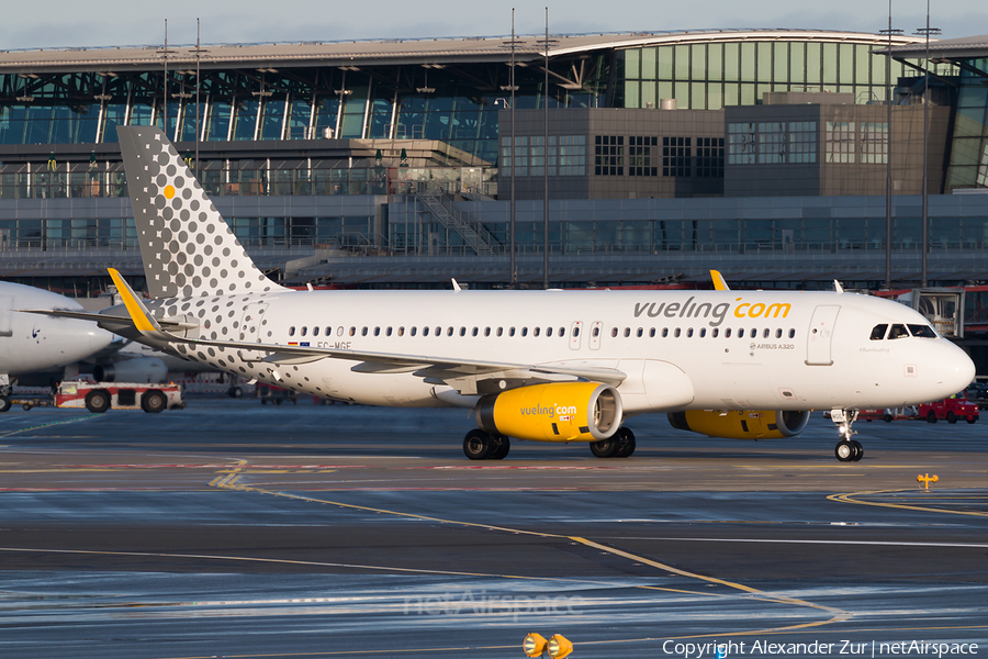 Vueling Airbus A320-232 (EC-MGE) | Photo 203806