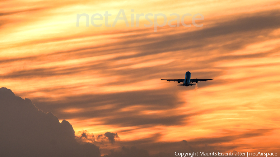 Vueling Airbus A320-232 (EC-MGE) | Photo 93746