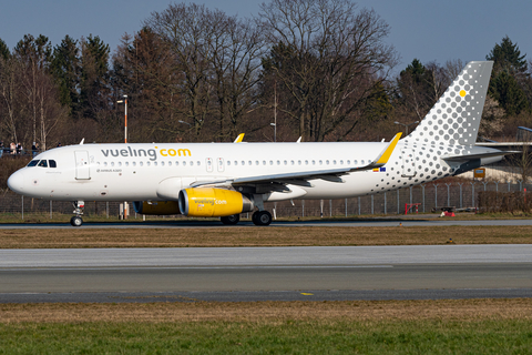 Vueling Airbus A320-232 (EC-MGE) at  Hamburg - Fuhlsbuettel (Helmut Schmidt), Germany