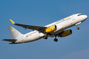 Vueling Airbus A320-232 (EC-MGE) at  Hamburg - Fuhlsbuettel (Helmut Schmidt), Germany