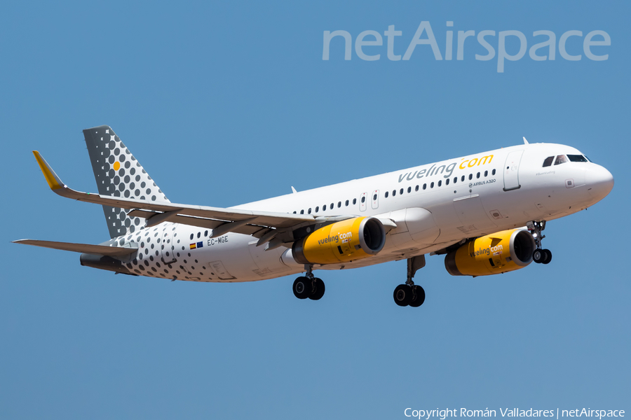 Vueling Airbus A320-232 (EC-MGE) | Photo 457313