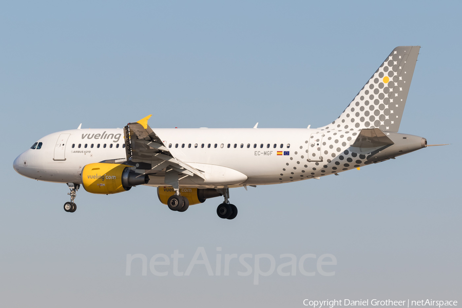 Vueling Airbus A319-112 (EC-MGF) | Photo 156851