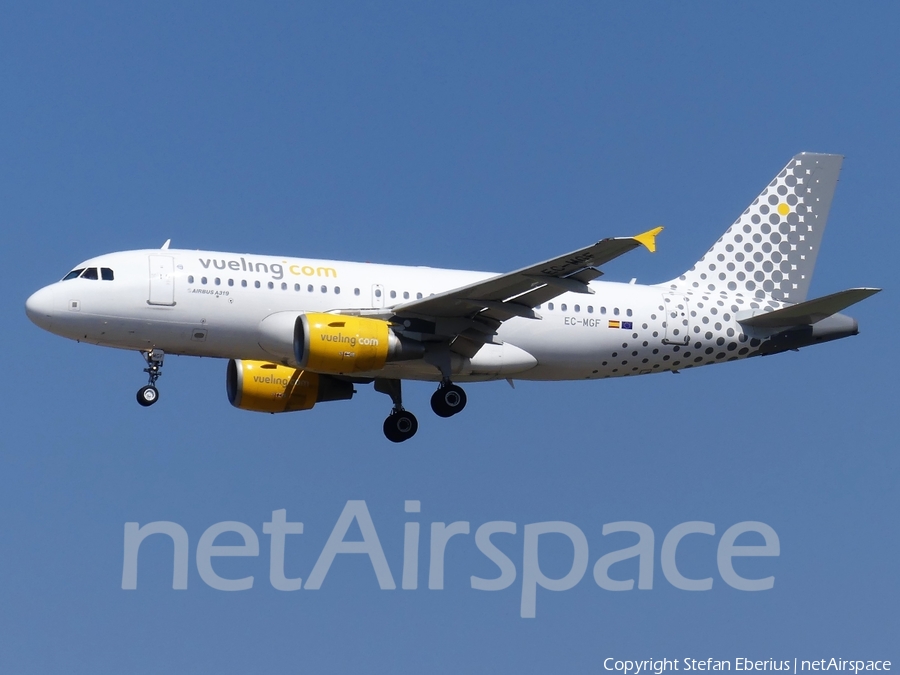 Vueling Airbus A319-112 (EC-MGF) | Photo 259754