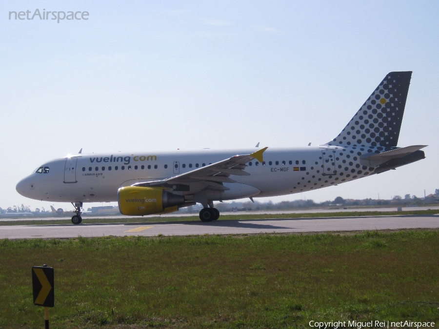 Vueling Airbus A319-112 (EC-MGF) | Photo 102361