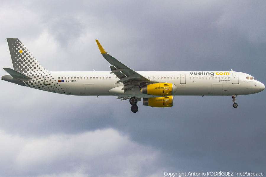 Vueling Airbus A321-231 (EC-MGY) | Photo 150316