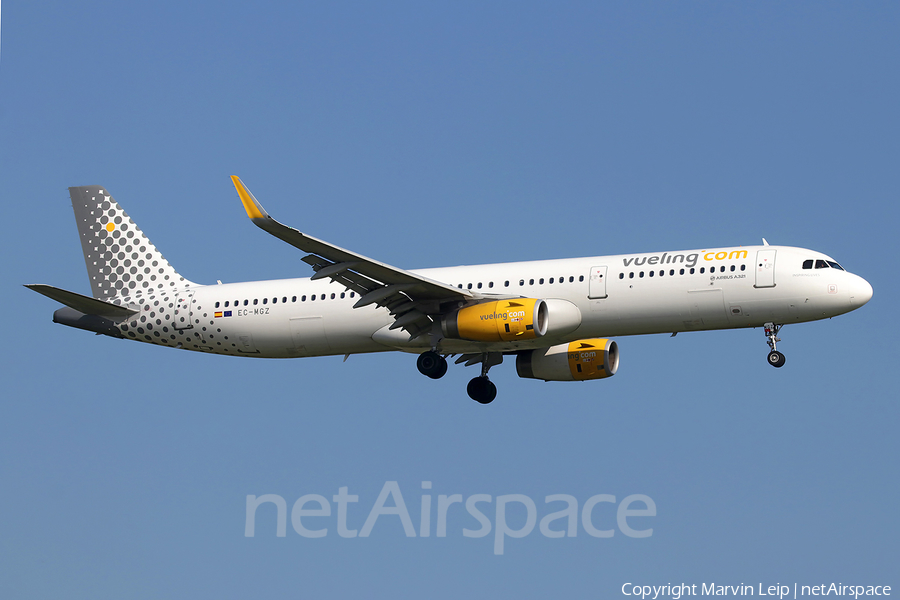 Vueling Airbus A321-231 (EC-MGZ) | Photo 557317