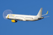 Vueling Airbus A321-231 (EC-MGZ) at  Barcelona - El Prat, Spain