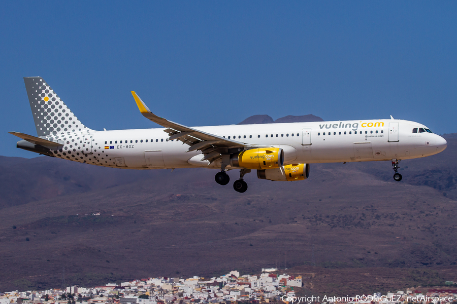 Vueling Airbus A321-231 (EC-MGZ) | Photo 401064